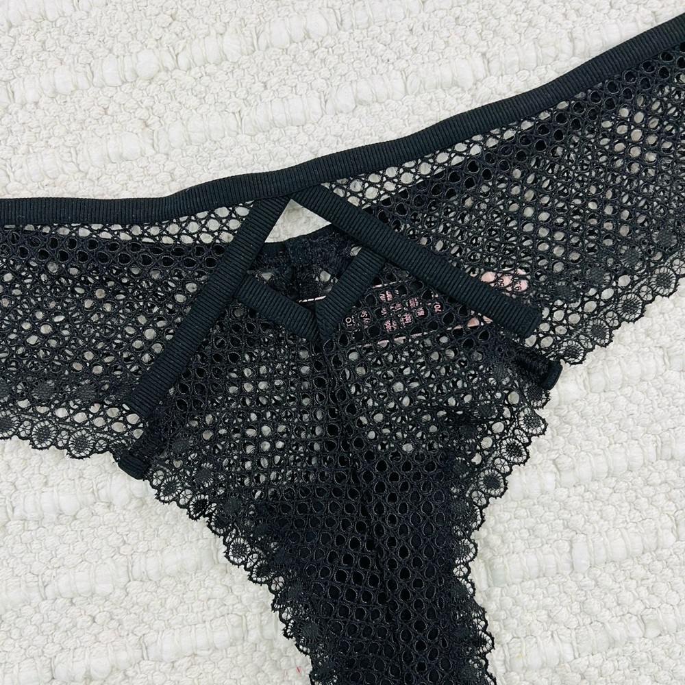 36D/M Victoria’s Secret Fishnet Bra & Cheeky Set - Picture 12 of 13